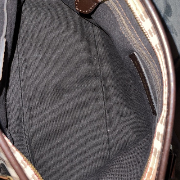 Burberry 100% Authentic tote bag excellent condition - Picture 9 of 17